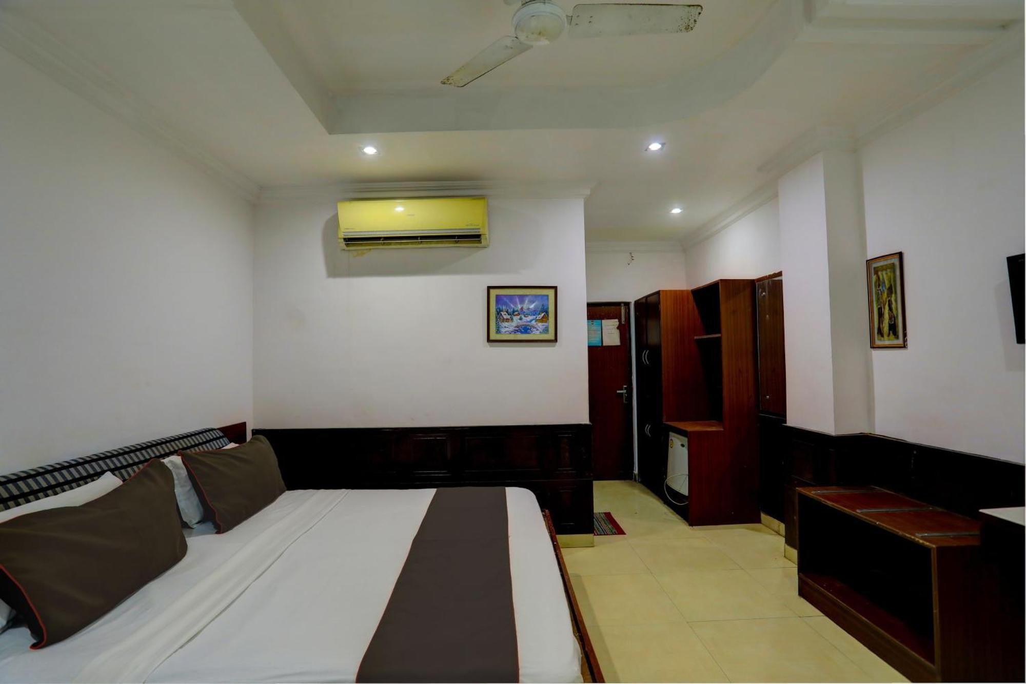 Hotel Monarch Inn Lucknow Ngoại thất bức ảnh