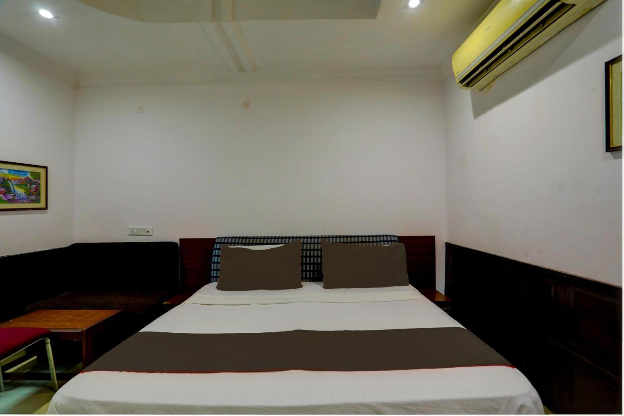 Hotel Monarch Inn Lucknow Ngoại thất bức ảnh