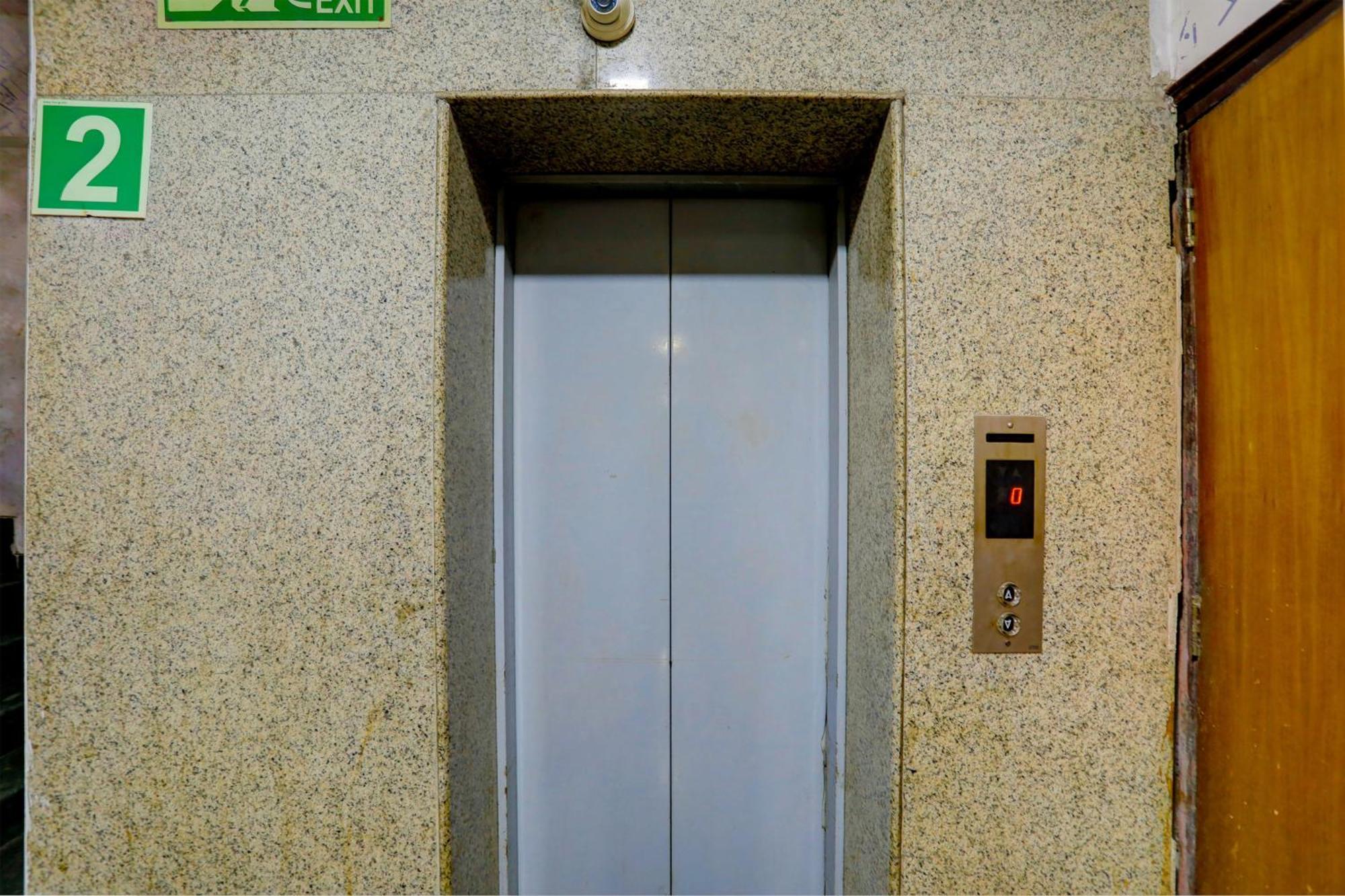 Hotel Monarch Inn Lucknow Ngoại thất bức ảnh