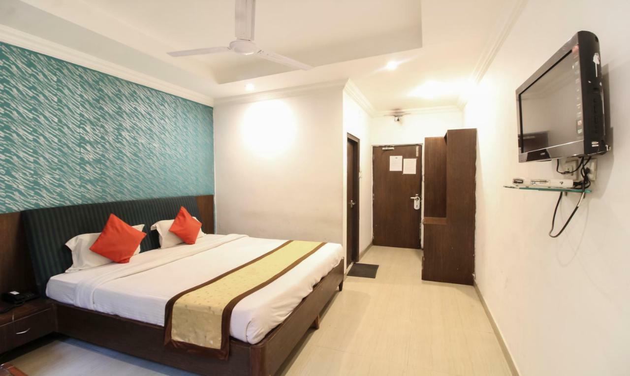 Hotel Monarch Inn Lucknow Ngoại thất bức ảnh